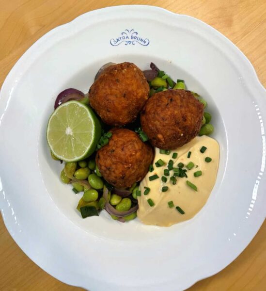 Arancinibollar med bönsallad