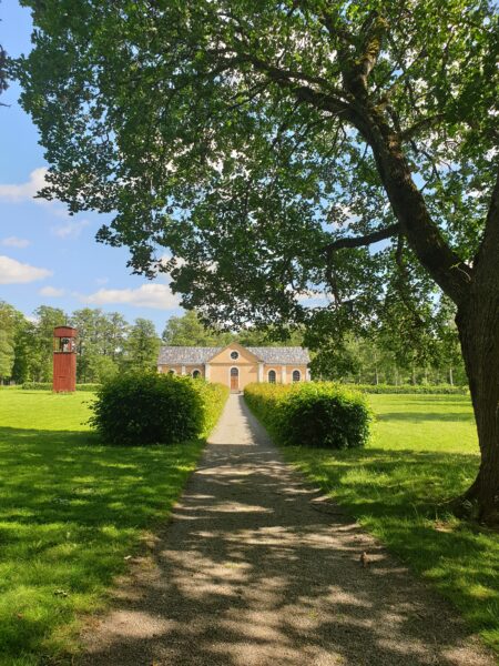 Kyrkan sommar HÖGUPPLÖST